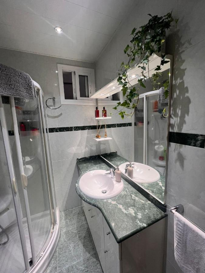 Room Familiar Sants Barcelona Exterior photo